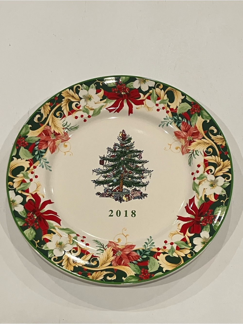 Spode | Holiday Plate in Green, Red, Gold